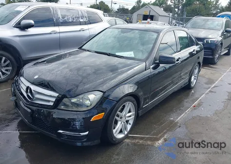 2012 Mercedes-Benz C 300 Sport 4Matic из США, поврежденный, VIN WDDGF8BB8CR195281